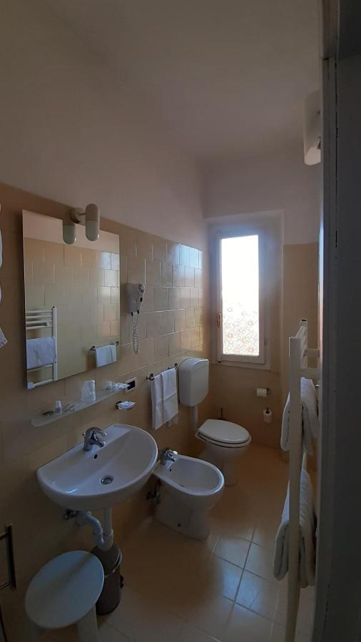 Moderno Hotel 2*